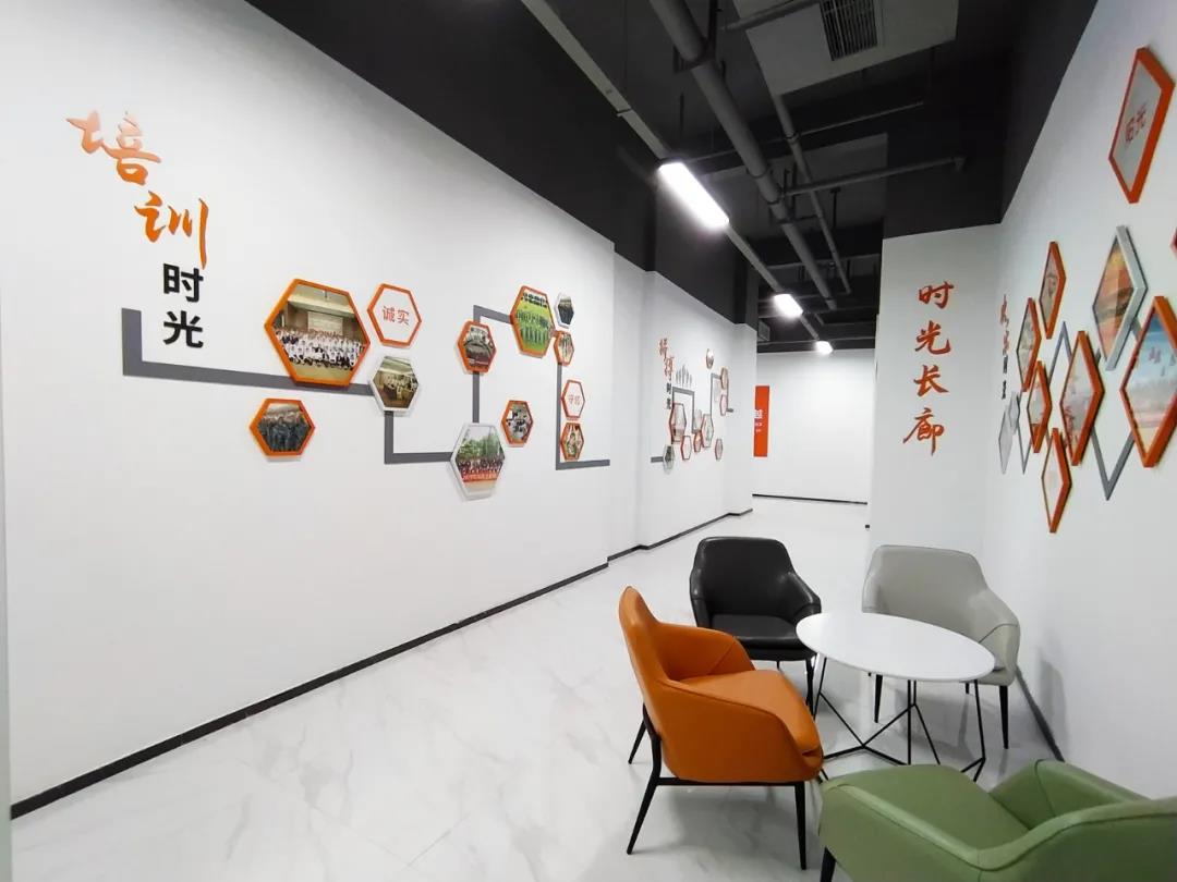 百創(chuàng)精品項(xiàng)目 | 百創(chuàng)集團(tuán)總承建的鴻榮源物業(yè)培訓(xùn)中心圓滿竣工！